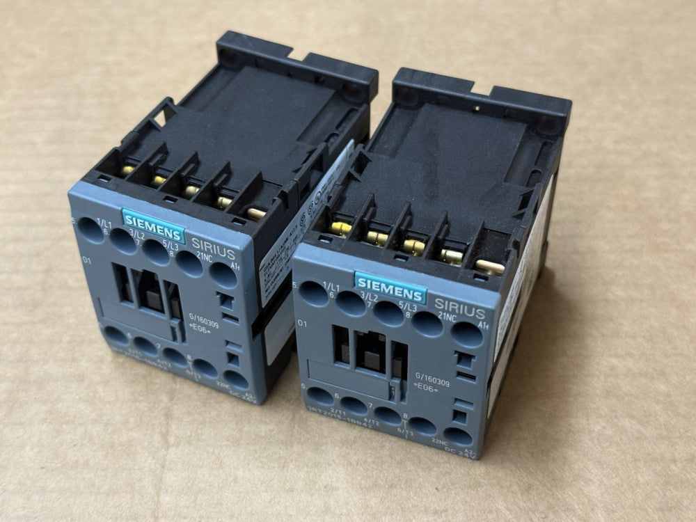 Lot of 2 - Siemens 3RT2015-1BB42 SIRIUS 3-Pole AC Contactor 24VDC - Unused