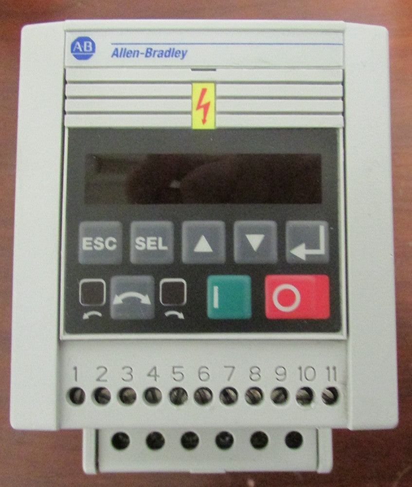 ALLEN BRADLEY 160 BA03NPS1P1 1 HP 380-460 V Speed Controller