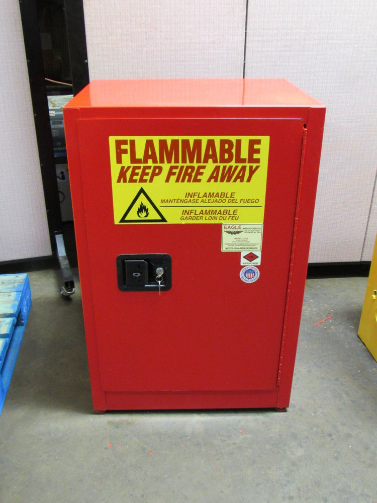 EAGLE 12 GAL GALLON FLAMMABLE LIQUID STORAGE CABINET 1925 W KEY 1 SHELF 35X23X18