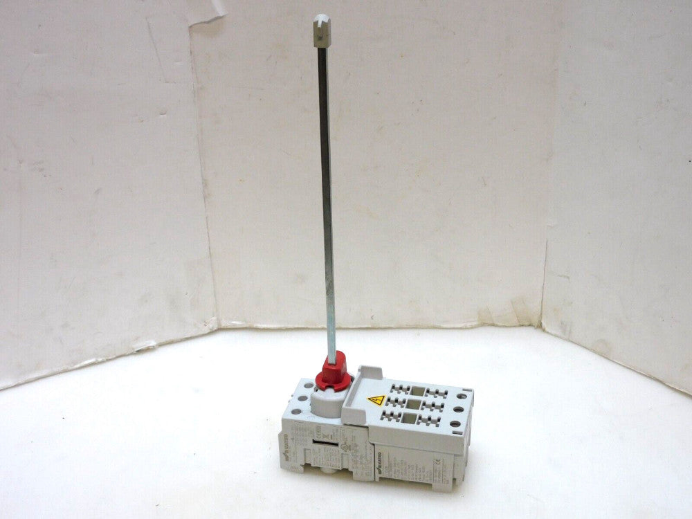 KATKO KU 340N MANUAL MOTOR CONTROLLER SWITCH KU340N W/ KV10X38 FUSE HOLDER