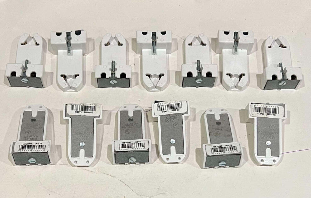 (LOT OF 13) LEVITON 109 00390 1A45Y0 Florescent Lamp Holder 600 W 600 V