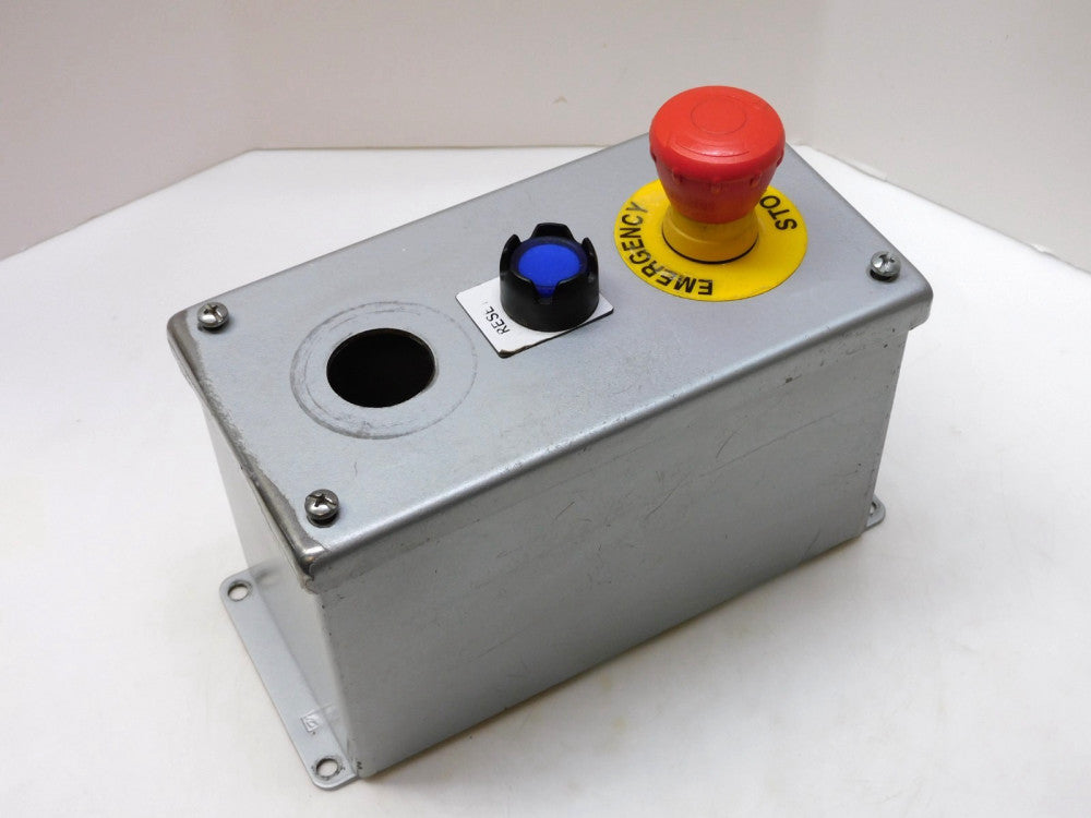 HOFFMAN E3PBXM ENCLOSED PUSHBUTTON STATION 800F-X10 EMERGENCY STOP & BLUE RESET