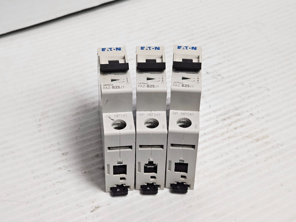 LOT OF 3 EATON CIRCUIT BREAKER FAZ-B25/1 25 A AMP 1P 1 POLE 240/415V - USED
