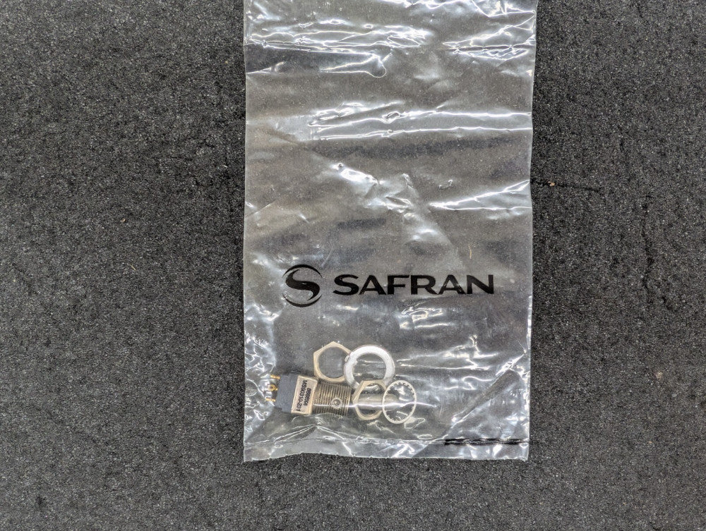 New, Safran, MS90310-231, TOGGLE SWITCH SPDT LATCHED 5A 28VDC PANEL MOUNT-THREAD