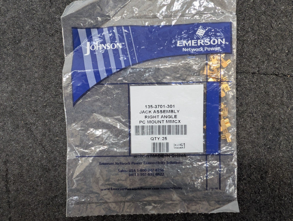 New, Emerson/Johnson, 135-3701-301, CONN MMCX JACK R/A 50 OHM PCB - Lot of 25pcs