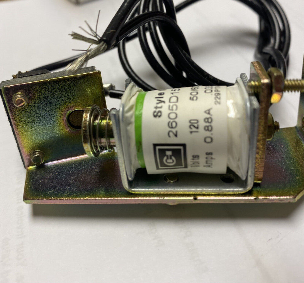 WESTINGHOUSE CUTLER HAMMER 2605D15G19 KA JA LB 120 VAC Right Hand Shunt Trip