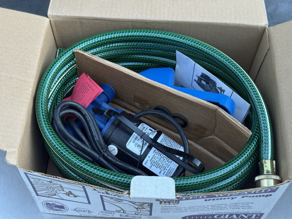 Little Giant PPS-1 Water Wizard Utility Pump - 115V Unused 555150 Distress Box