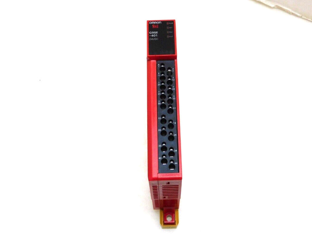 OMRON G9SE-401 SAFETY RELAY UNIT MISSING A MOUNT BRACKET