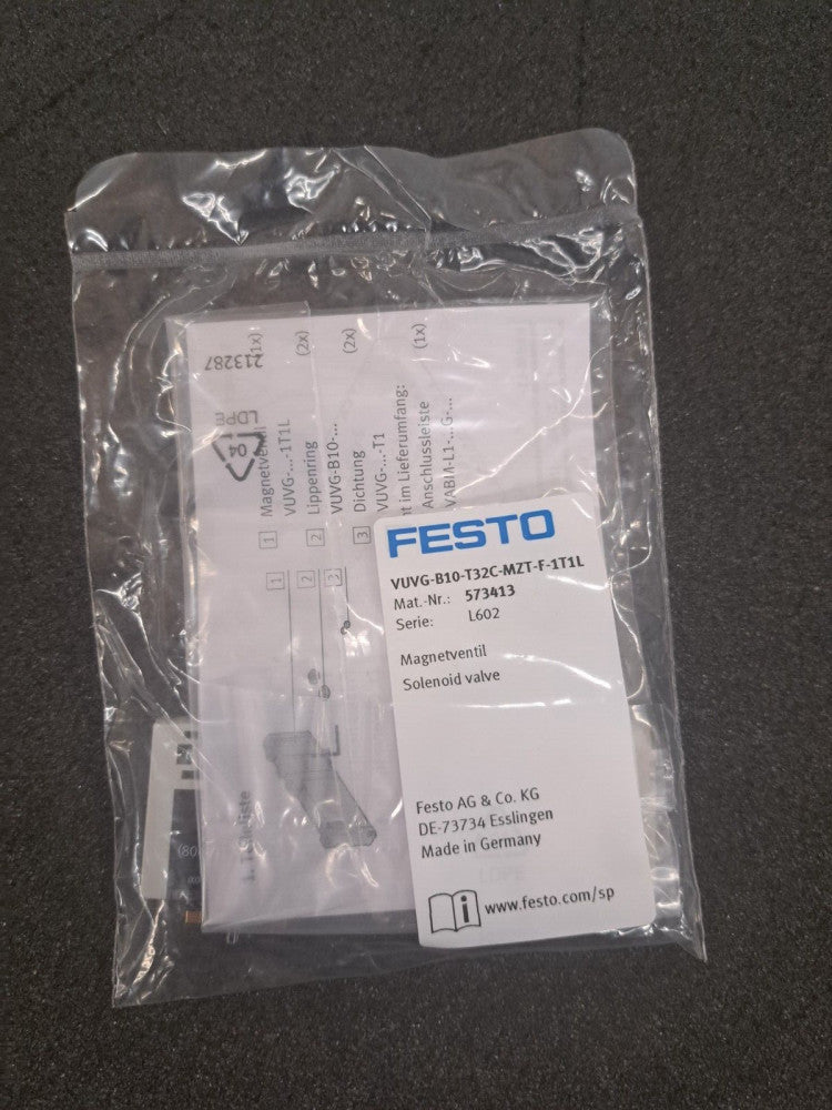 New, Festo, VUVG-B10-T32C-MZT-F-1T1L, Air Solenoid Valve, Flange, 10Bar, 24Vdc