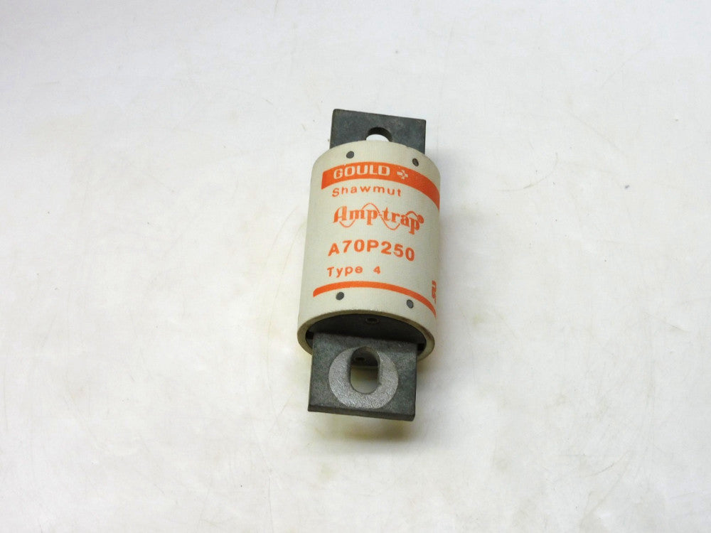 GOULD SHAWMUT AMPTRAP A70P250 FUSE TYPE 4 700VAC 250AMPS