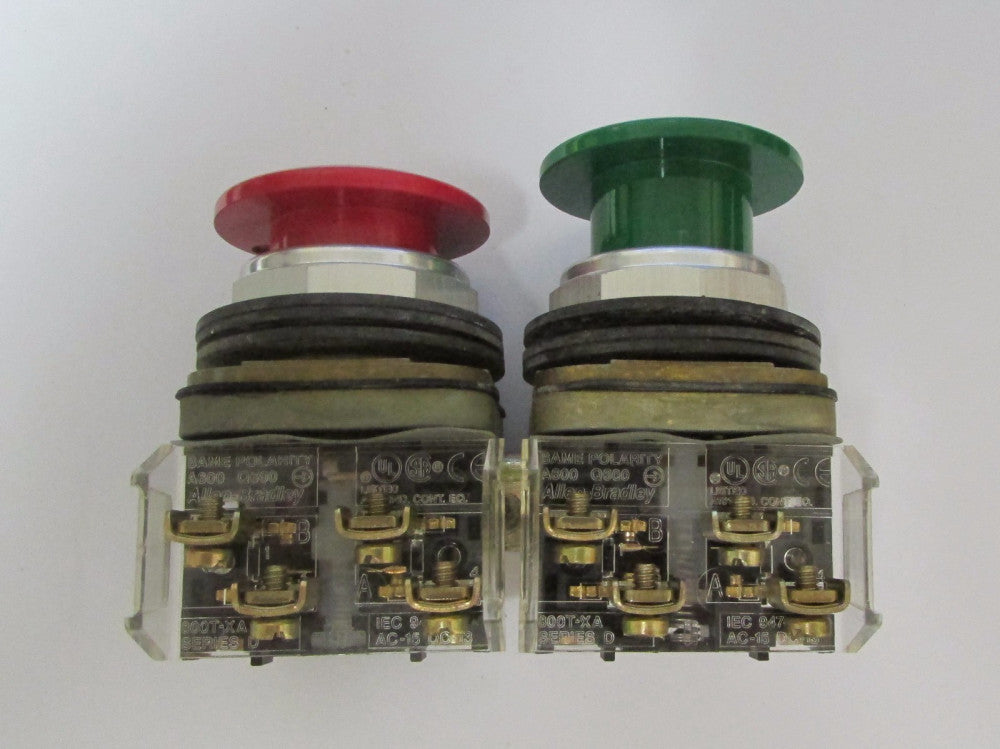 ALLEN BRADLEY 800T FD16F Maintained Upper GREEN Lower RED Mushroom Operators