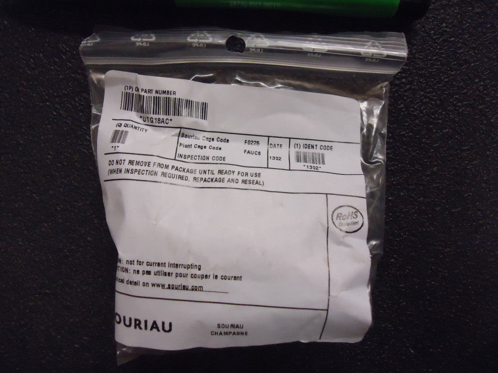 Souriau UTG18AC CABLE CLAMP W/STRAIN RELIEF #18. Brand New!