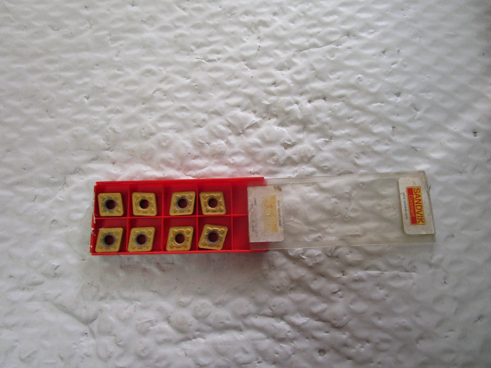 Lot Of 8 Sandvik Carbide Inserts CNMG12 04 16-MR CNMG 434-MR