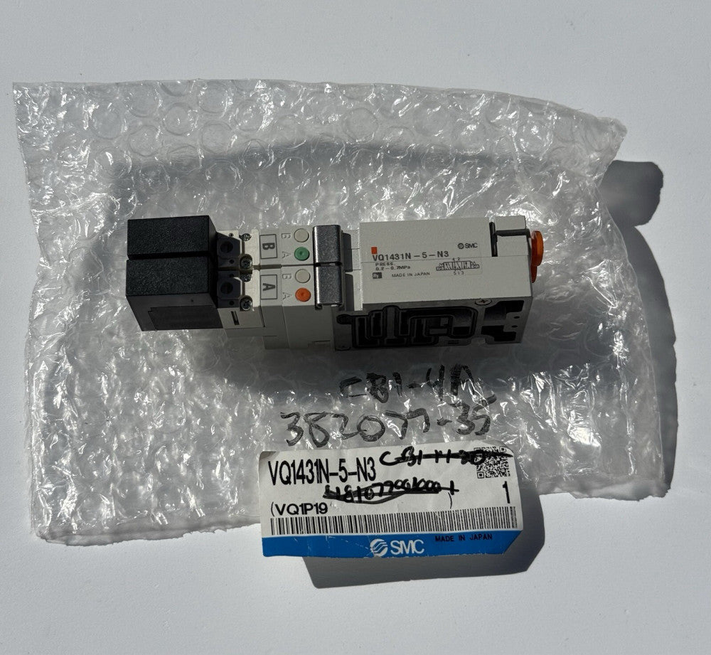Lot of 2 - SMC VQ1431N-5-N3 Solenoid Valve Plug In - New