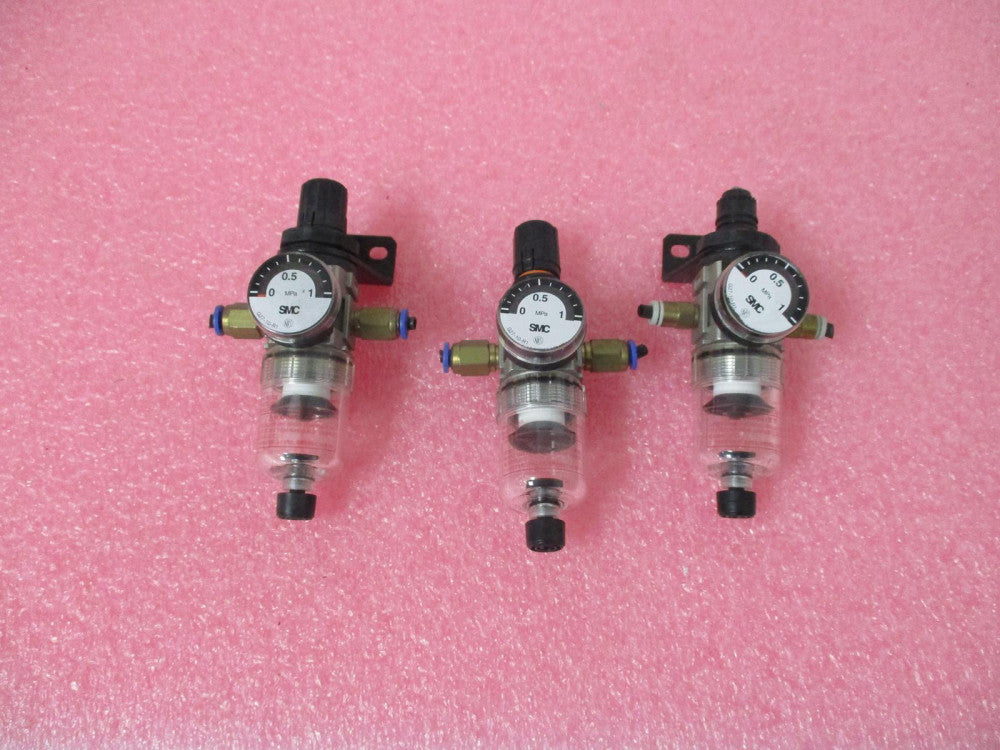 SMC LOT OF 3 SMC G27-10-R1 PNEUMATIC REGULATORS