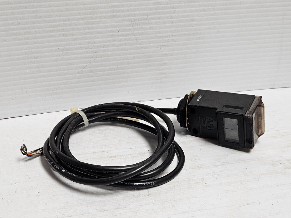 ALLEN BRADLEY PHOTOSWITCH 42GRU-9201 SER A 42GRU9201 - USED