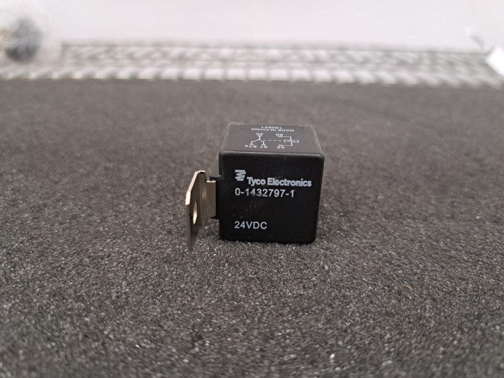 New, AMP/Tyco, 0-1432797-1, RELAY GEN PURPOSE SPDT 30A 24V