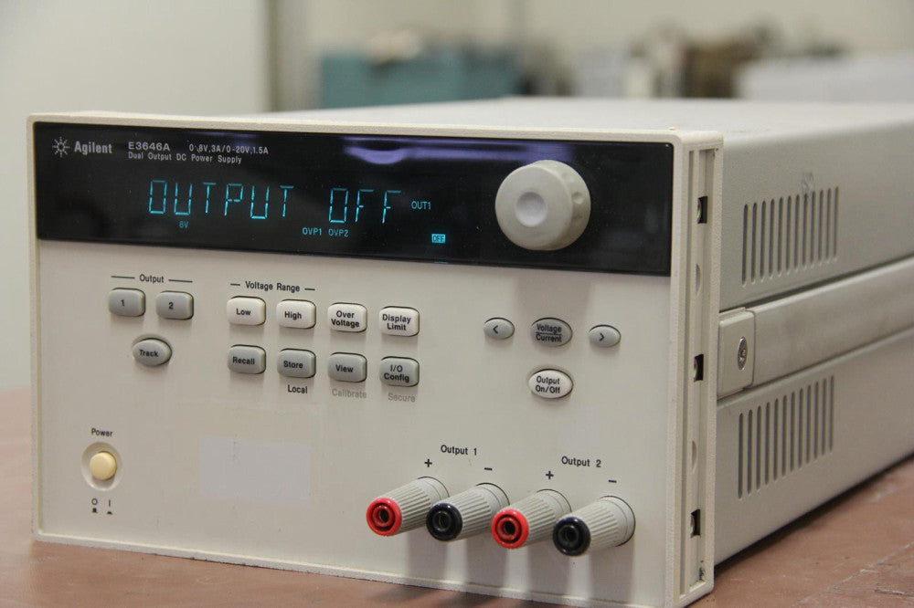 AGILENT E3646A 0-8V 3A, 0-20V 1.5A Dual Output DC Power Supply