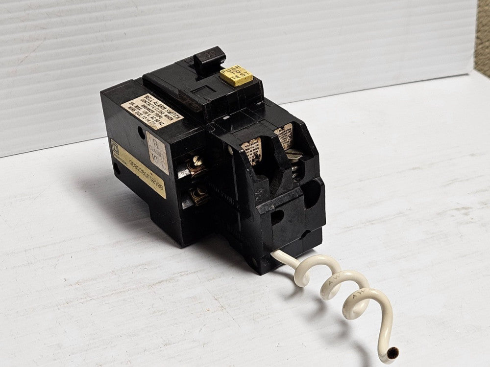 SQUARE D CIRCUIT BREAKER QOB230GFI2100 2P 2 POLE 30 A AMP 120V - USED