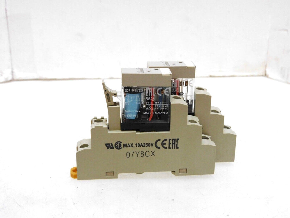 LOT OF 2 OMRON RELAY G2R-1-SN(S) W/ BASE 07Y8CX 10A 250VDC