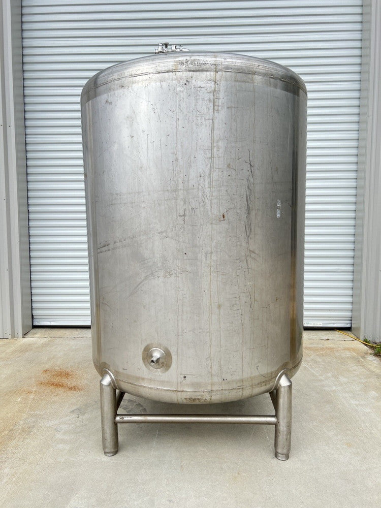 Stainless Steel Holding Tank (aprox 650 gallons).