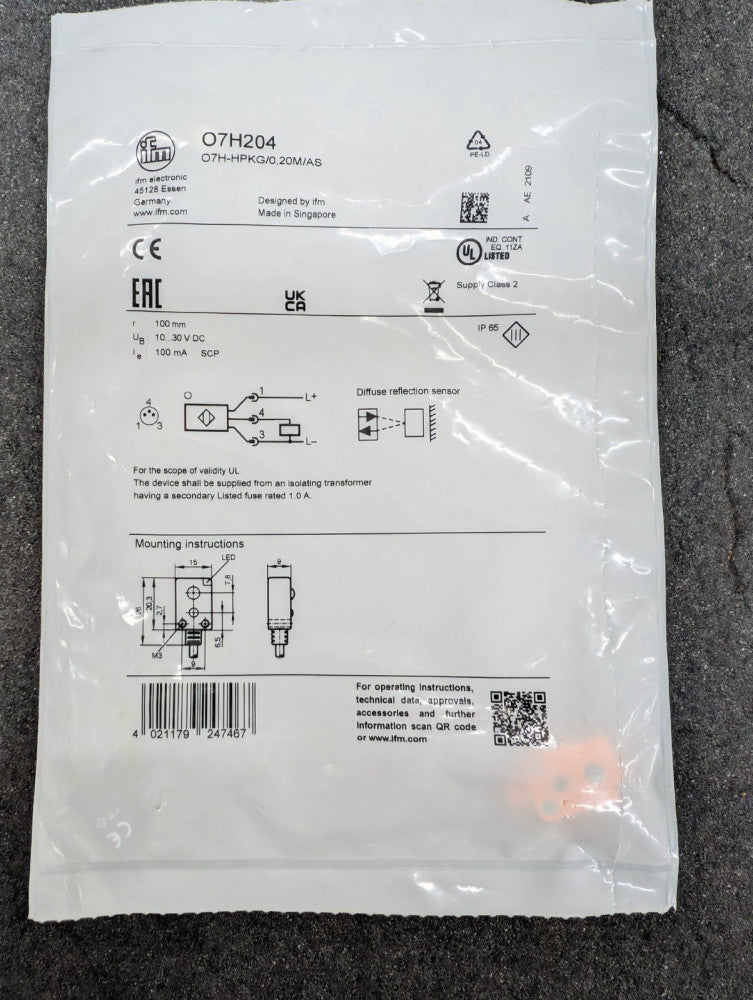 New, IFM, O7H204, DIFFUSE REFLECTION SENSOR, RED LIGHT