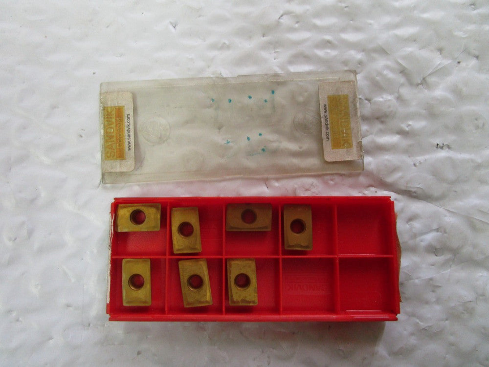 Lot Of 7 Sandvik Carbide Inserts R215.44-15T308M-WH