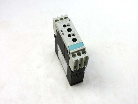 SIEMENS SIRUS 3R 3RP1555-1AP30 TIME DELAY RELAY