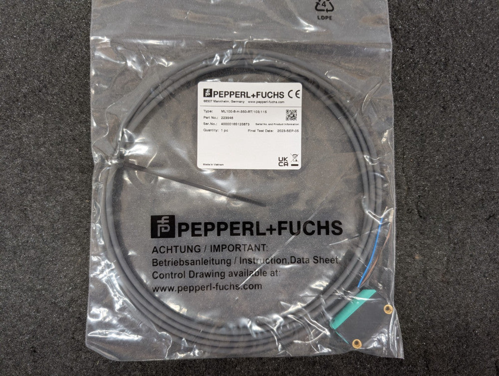 New, Pepperl+Fuchs, ML100-8-H-350-RT/103/115, BACKGROUND SUPP. OPT. SENSOR