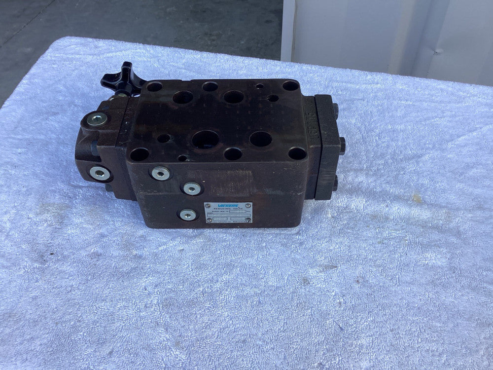 Vickers Reducing Valve DGX-06-1F-60