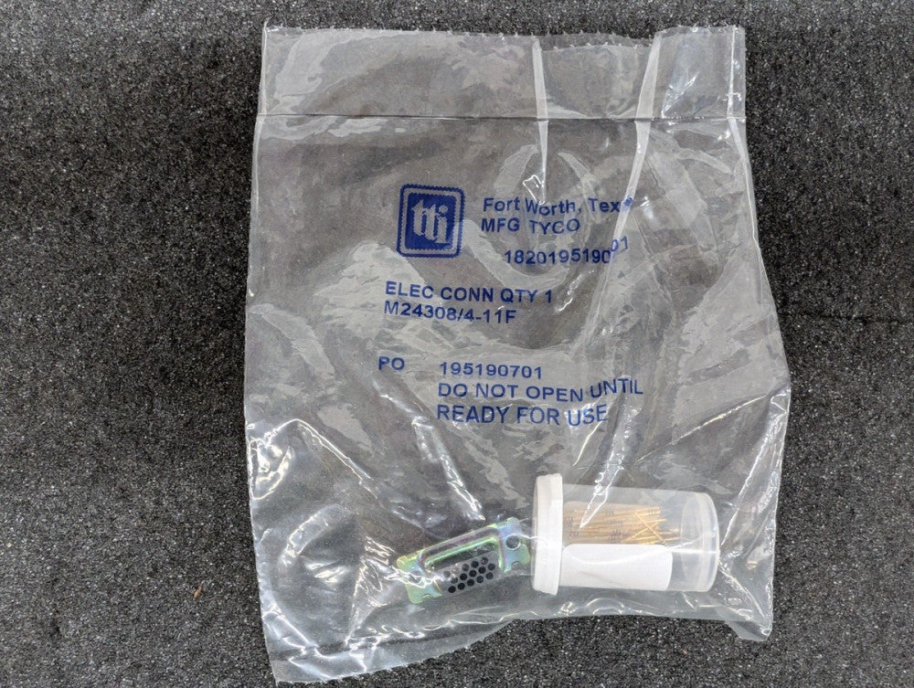 New, AMP/Tyco, M24308/4-11F (204513-2), CONN D-SUB HD PLUG 15P PNL MNT