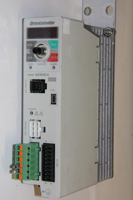 ORIENTAL MOTOR BLE2D30-A 100-120VAC 30W Brushless DC Motor Driver Missing Knob