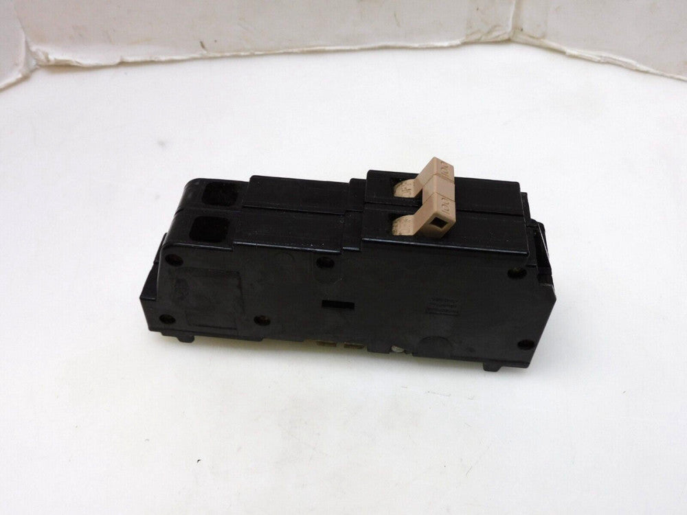 CUTLER HAMMER CH2100 2P 100A CIRCUIT BREAKER LONG FRAME DAMAGE CORNERS NO LABELS
