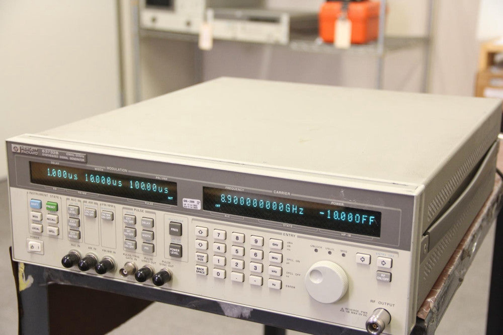 HP HEWLETT PACKARD 83732B 10MHz-20GHz Synthesized Signal Generator Bent Port