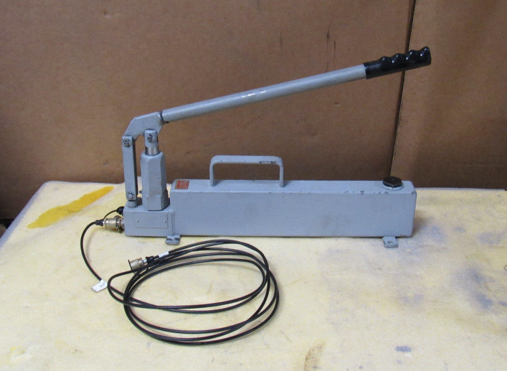 TR Engineering Hydraulic Manual Hand Pump 100036