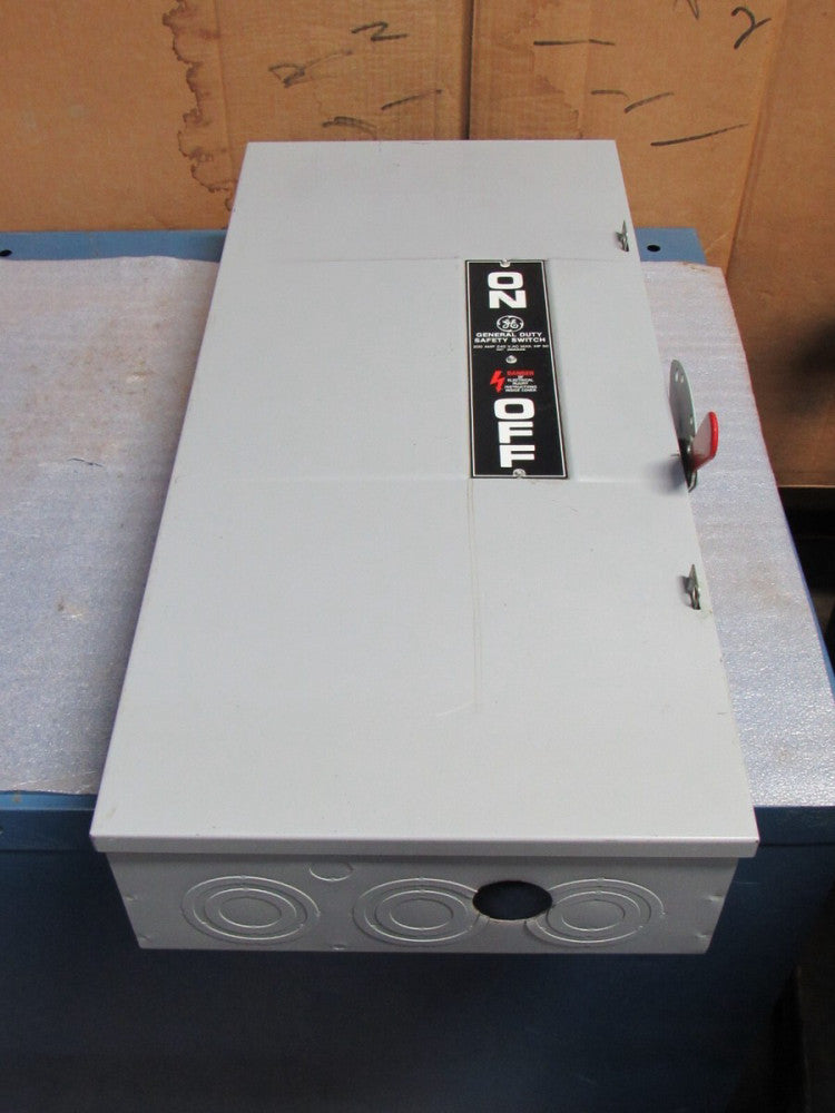 GE GENERAL ELECTRIC NON-FUSIBLE HEAVY DUTY SAFETY SWITCH TGN3324 MOD 7 200 A AMP