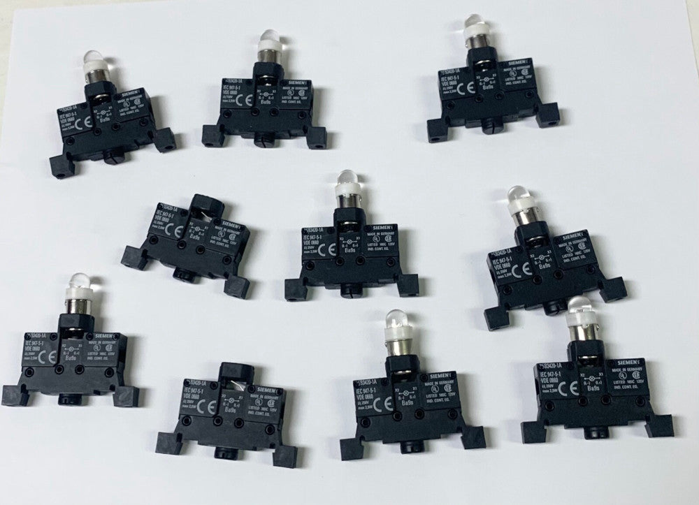 (Lot of 10) SIEMENS 3SB3420 1A 125 VAC 250 VAC Pilot (8 with lamps 2 without) 