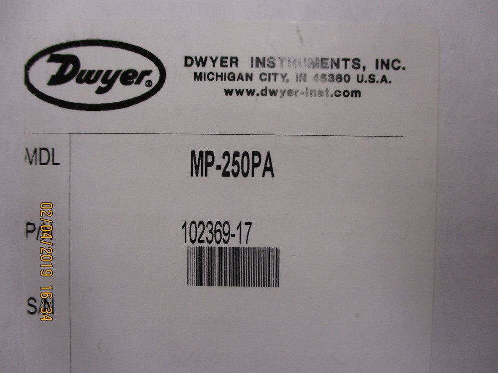 MP-250PA DWYER Mini-Photohelic Differential Pressure Sw/Gauge BRAND NEW!