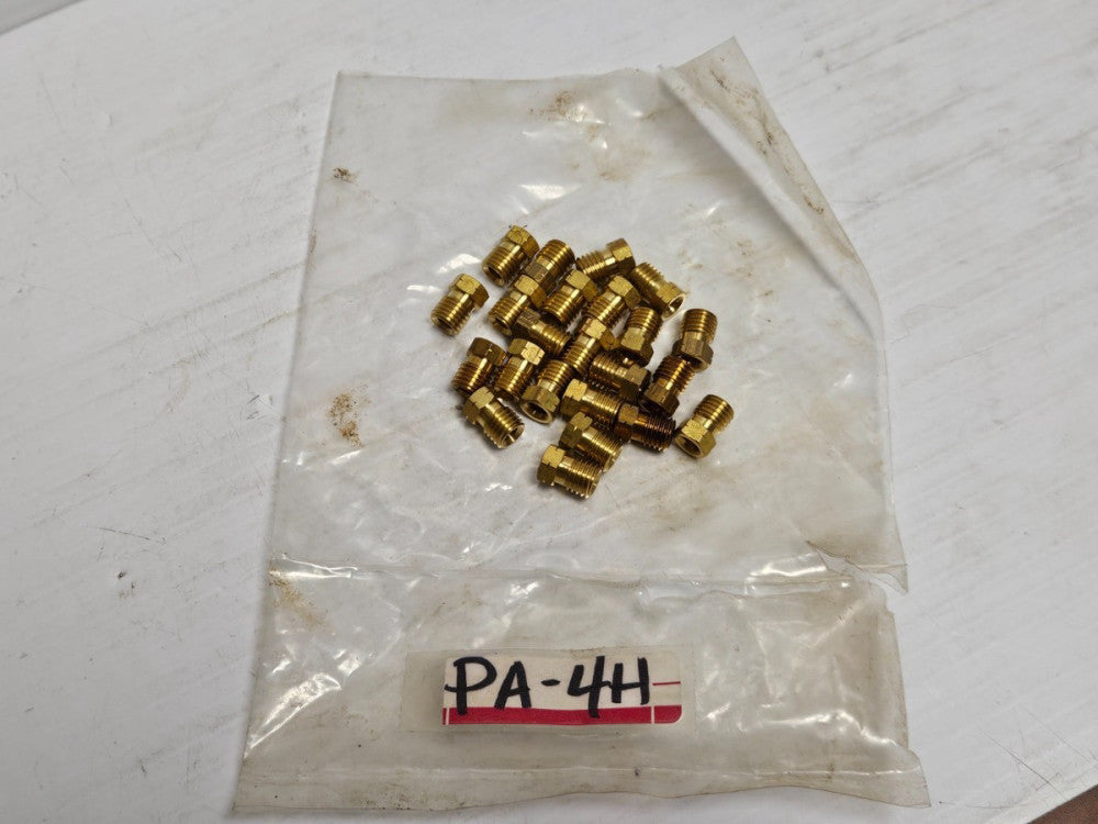 NEW LOT OF 23 NO NAME MALE BRASS COMPRESSION BUSHING FITTING PA-4H 5/16-24