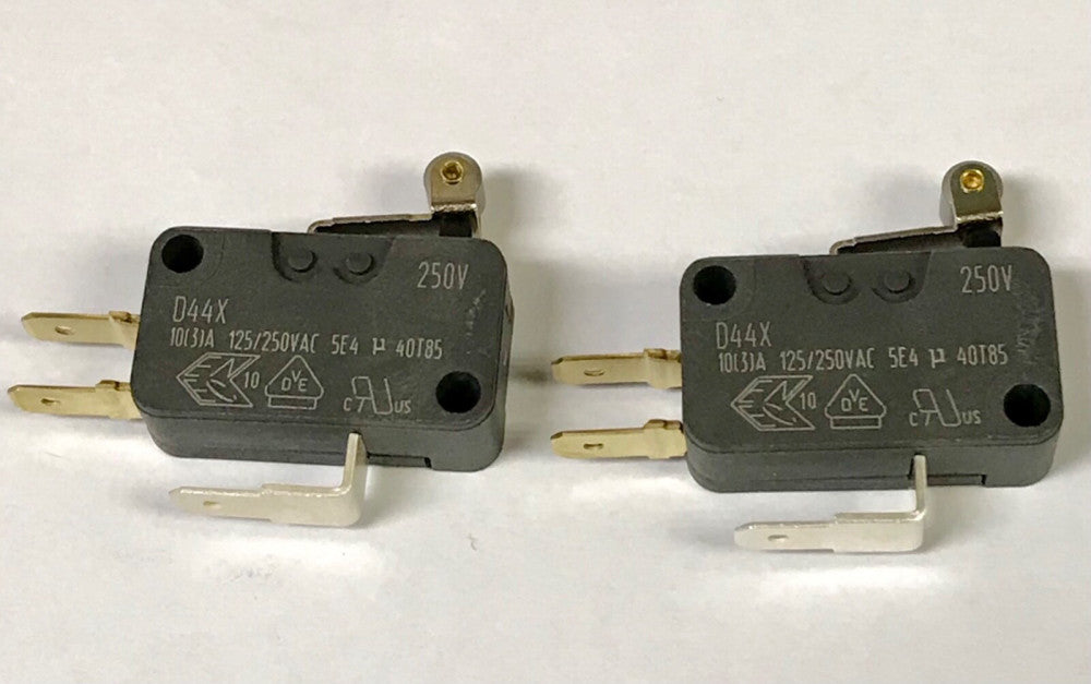 LOT OF (2)  AG ELECTRONIC SYSTEMS ZF FRIEDRICHSHAFEN D449 R1RA 61 D44X FDK 61 
