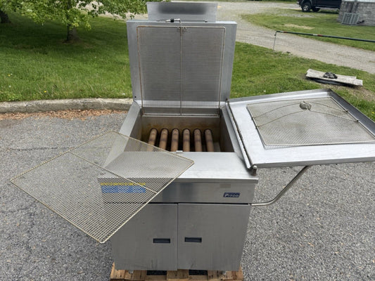 Pitco 24PSS 150lb Donut Fryer - Natural Gas with Screen - Used