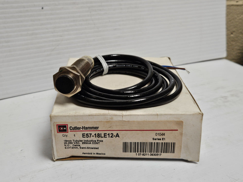 NEW CUTLER HAMMER PROXIMITY SWITCH SENSOR E57-18LE12-A SERIES E1