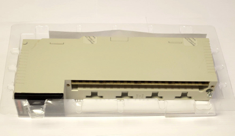 SCHNEIDER ELECTRIC MODICON 140DAO84210 AC Output Module 115-230 VAC OUT 140 DAO