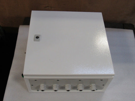 SBE TECH ELECTRICAL ENCLOSURE 15-3/4" X 15-3/4" X 8" W/ BACKPLATE - USED