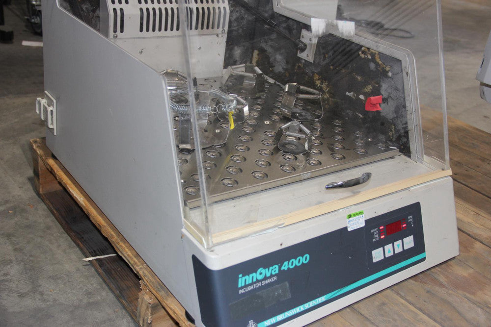NEW BRUNSWICK SCIENTIFIC INNOVA 4000 Incubator Shaker