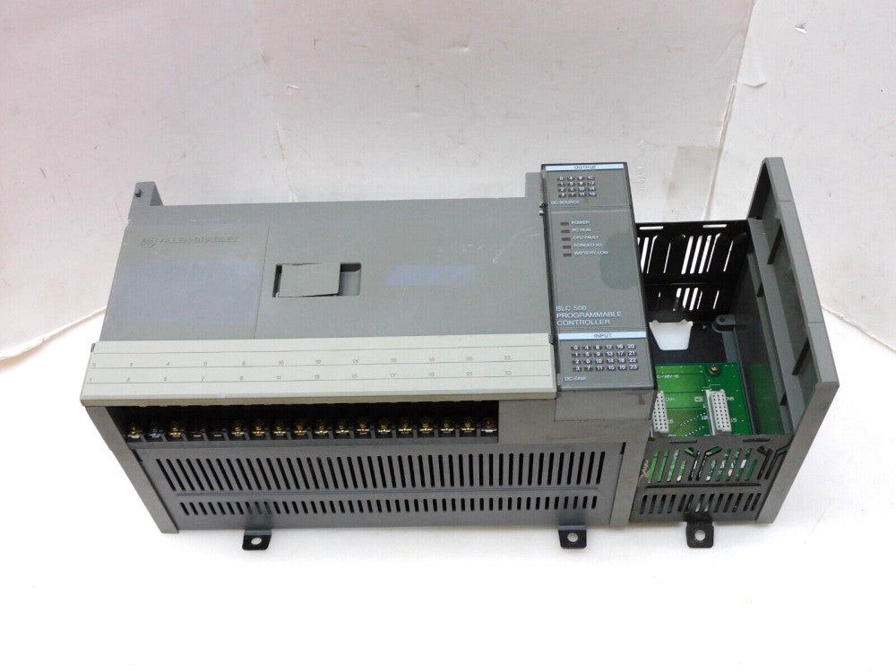 ALLEN BRADLEY SLC500 PROCESSOR UNIT 1747-L40E B 4 W/ EXPANSION RACK 1746-A2 A