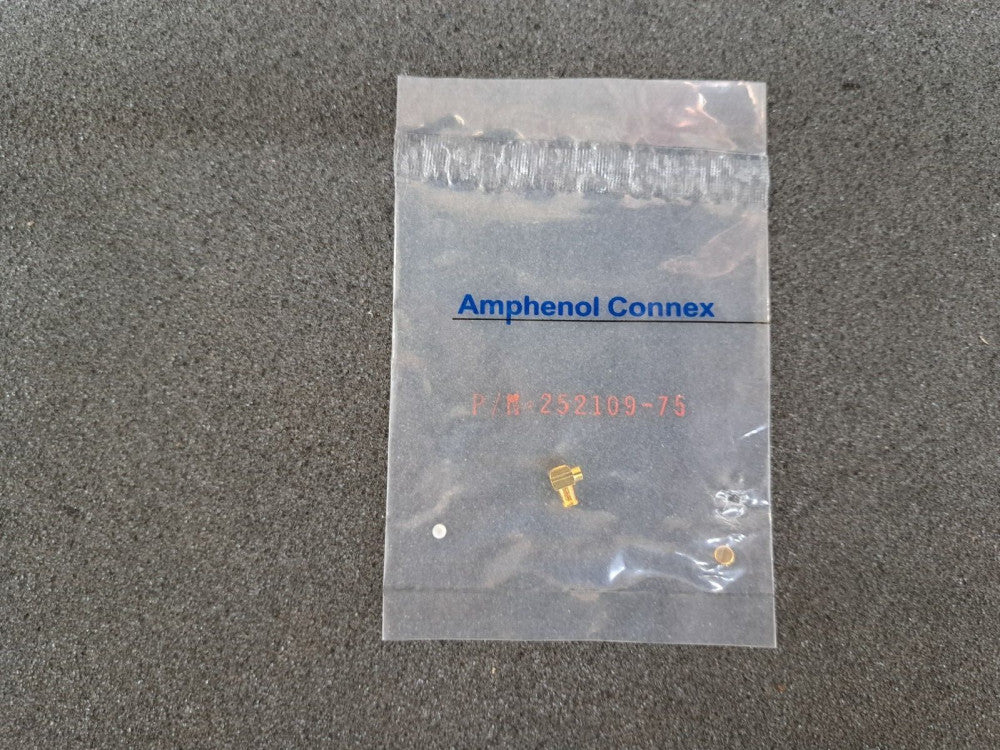 New, Amphenol, 252109-75, CONN MCX PLUG R/A 75 OHM SOLDER, Sold as lot of 10pcs