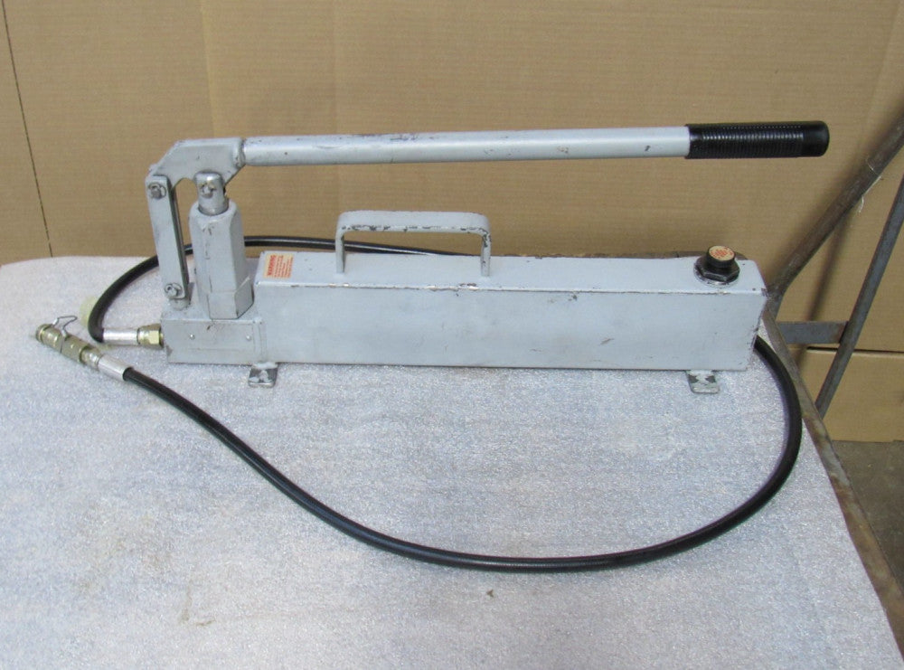 TR Engineering Hydraulic Manual Hand Pump 100036