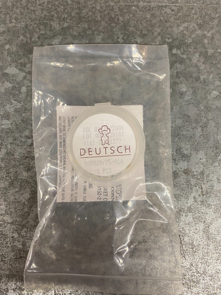 NEW, Deutsch, M39029/75-416, CONTACT SOCKET COAX SZ12 CRIMP
