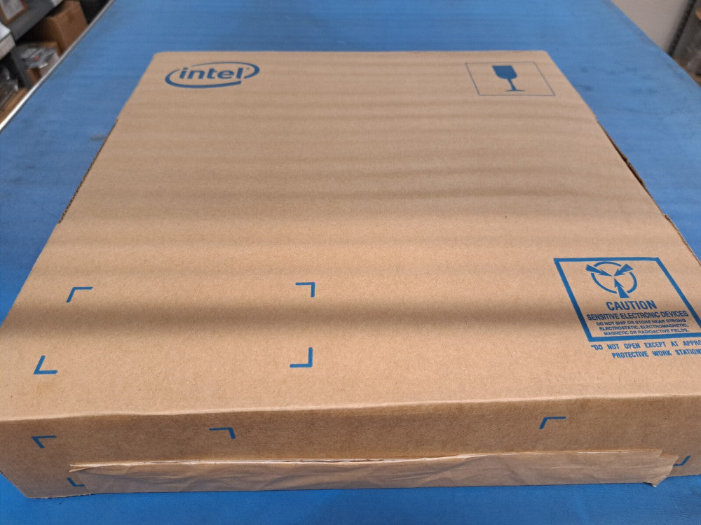 New, Intel, NHE6300ESBS L7XJ, SERVER CHIPSET BGA 689